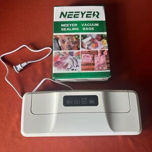 Neeyer Vacuum Sealer in White